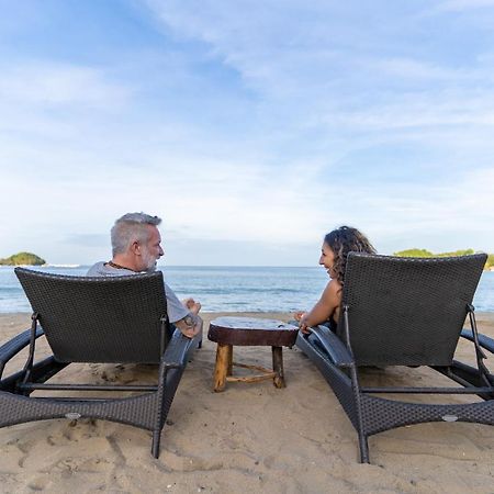 Bamboo Paraiso Resort At Bolo Beach Аламинос Екстериор снимка