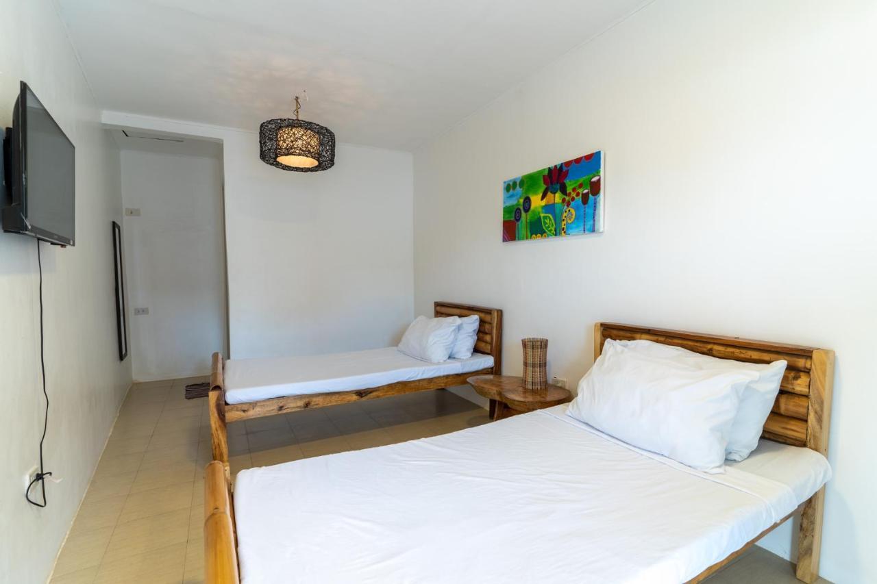 Bamboo Paraiso Resort At Bolo Beach Аламинос Екстериор снимка